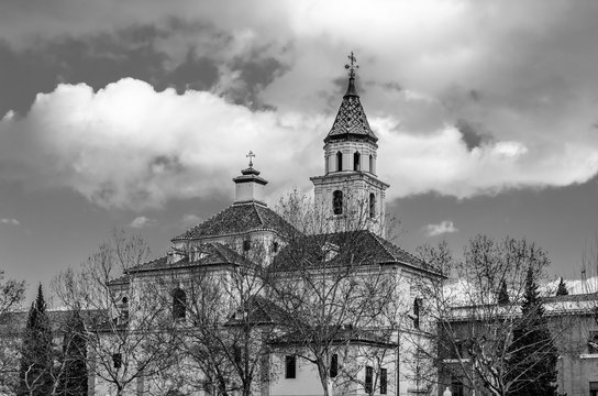Black and white image of a church in Granada, Spain