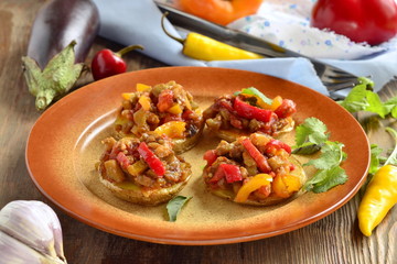 Tombet - roast potatoes with vegetable sauce