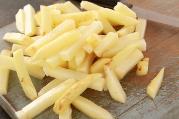 uncooked chipped potatoes