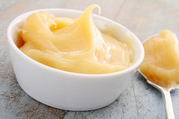 fresh lemon curd spread