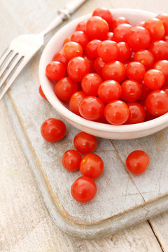 baby tomato tomberries