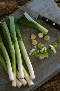 preparing fresh leeks