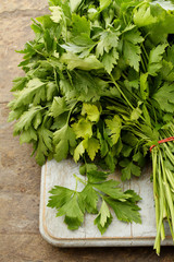 preparing fresh parsley