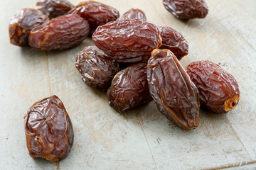 dried dates prepared