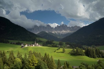 Monta&ntilde;as Dolomitas