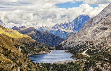 Fototapeta na wymiar Fedaia lake in Dolomites
