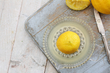 preparing fresh lemons