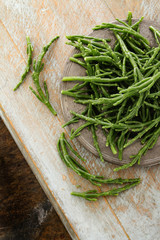 preparing fresh samphire