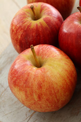 Fototapeta na wymiar preparing fresh apples