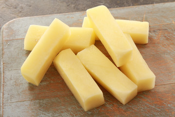 uncooked chipped potatoes