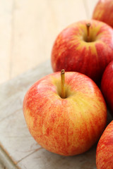 preparing fresh apples