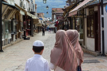 Fototapeta na wymiar Muslim children in old part of Skopje