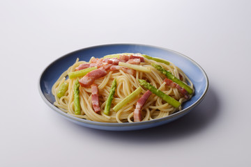 ベーコンとアスパラのパスタ