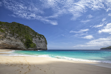 Fototapeta na wymiar Kelingking beach, a small quiet beach in Nusa Penida.