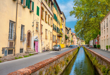 Fototapeta na wymiar Panorama of the street of a cozy Italian street, Lucca. Italy. Europe