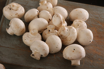 fresh uncooked mushrooms