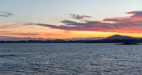 Sonnenuntergang in den Fjorden Norwegens