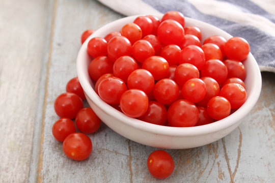 baby tomato tomberries