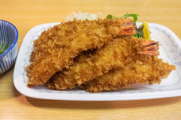 大きいエビフライ
