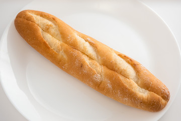 クリームの入ったフランスパン