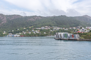 Auslaufen aus dem Hafen von Bergen in Norwegen