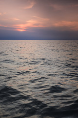 Obraz premium Beautiful sunset on the ocean sea