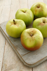 preparing fresh apples