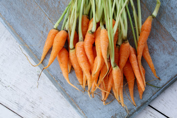 preparing baby carrots