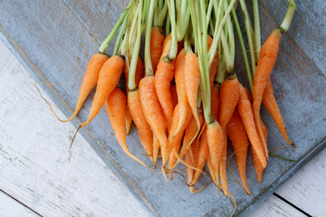 preparing baby carrots