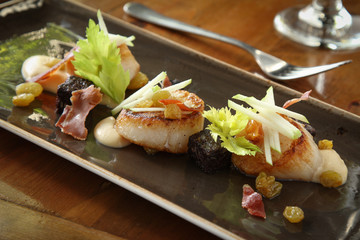 pan fried scallop appetizer