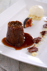 sticky toffee pudding dessert