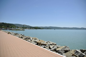 Fototapeta premium italian lake Trasimeno and village view