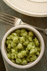 traditional british mushy peas