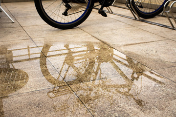 Fototapeta na wymiar bike shadow