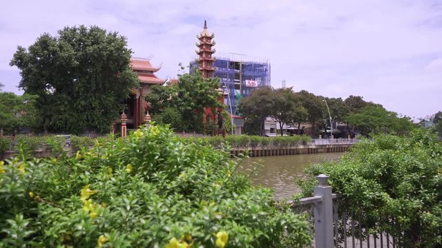 Pagoda in Thi Nghe canal