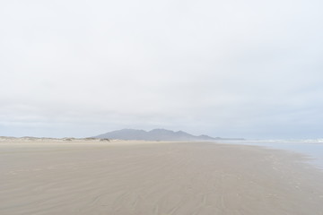 panorama desolado en una playa del pacifico mexicano en el baja california sur.