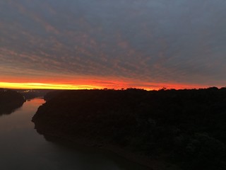 Rio Brasi/Argentina por do sol