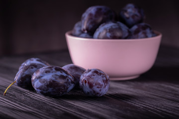 plums large ripe