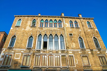 Obraz premium View on the historic architecture in Venice, Italy on a sunny day.