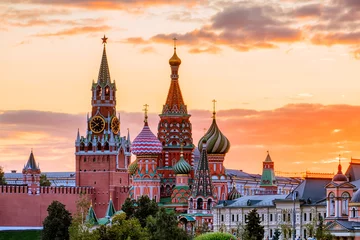 Abwaschbare Fototapete Moskau Basilius-Kathedrale und Spassky-Turm des Moskauer Kremls