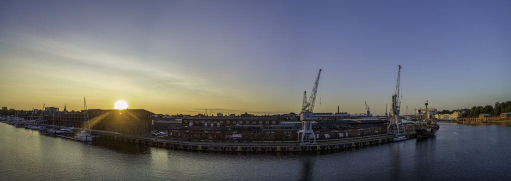 Panoramabild der Docks in Lübeck