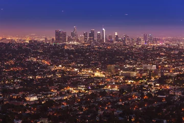 Fototapeten Innenstadt von Los Angeles bei Sonnenuntergang vom Griffith-Observatorium © nata_rass