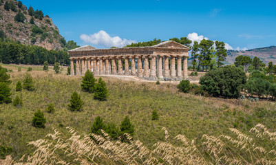 Fototapeta na wymiar The Temple of Venus in Segesta, ancient greek town in Sicily, southern Italy.