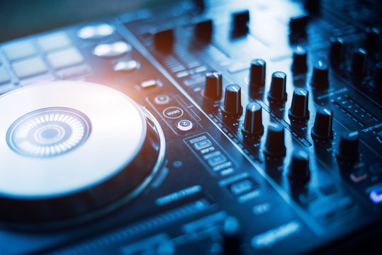 DJ mixer audio sound station