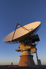 parabolic antenna 01