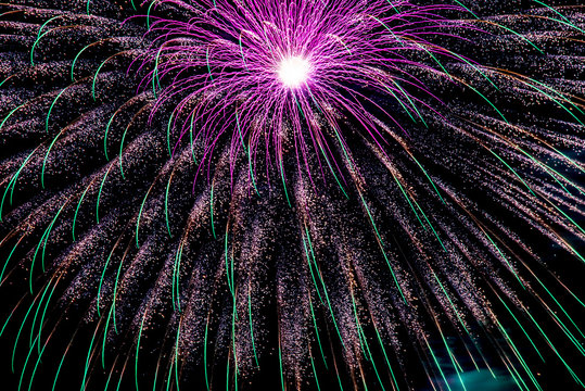This Kisarazu fireworks display was held in Tokyo Bay in Chiba Prefecture, Japan. It is an enlarged picture focusing on the center of fireworks. The center of the fireworks is expressed fantastically.