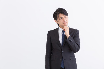 考えるミドル男性　ビジネス
