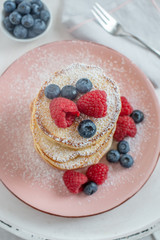 Pfannkuchen mit Beeren 