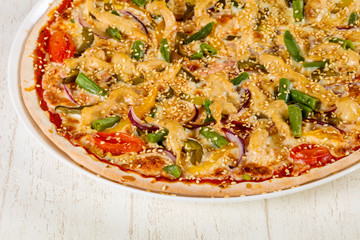 Pizza with chicken