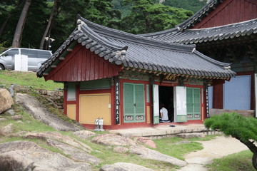 Fototapeta na wymiar Gwallyongsa Buddhist Temple